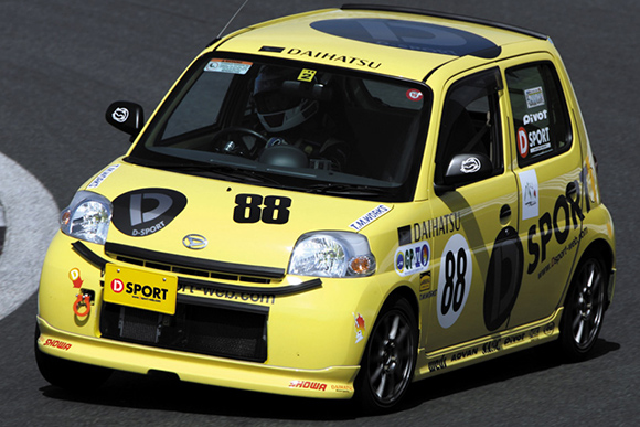 写真:「K4 GP 富士1000km耐久エコラン」2006年8月15日/富士スピードウェイ/DSP weds ADVAN エッセ